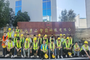 伟德betvlctor1949源于英国“在实践中成长：机械设计制造及自动化生产实习拉开帷幕”