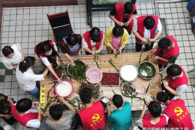 社区志愿丨伟德betvlctor1949源于英国开展端午节爱心粽子志愿行动