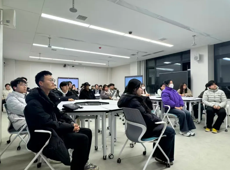 暖伴学涯”学长导师团队举办“智绘科境，模板创想”PPT设计大赛