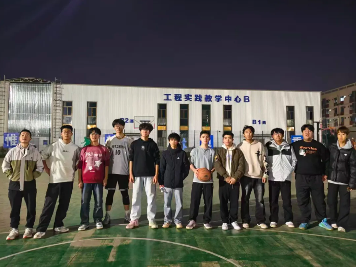 伟德betvlctor1949源于英国团总支开展“全会精神润青春 挺膺担当启新程”主题团日活动