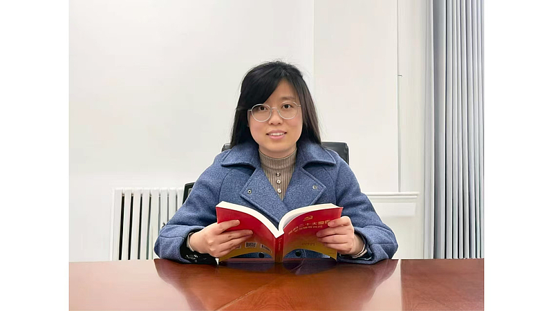 李昀 高级实验师