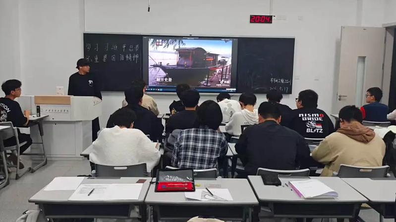 伟德betvlctor1949源于英国团总支开展学习习近平总书记重要回信精神主题团日活动