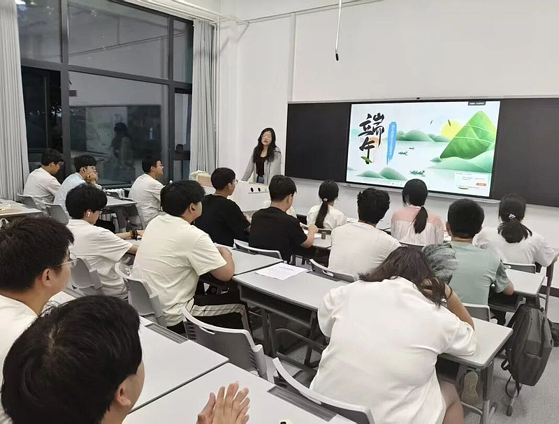 伟德betvlctor1949源于英国开展端午假期安全教育主题班会